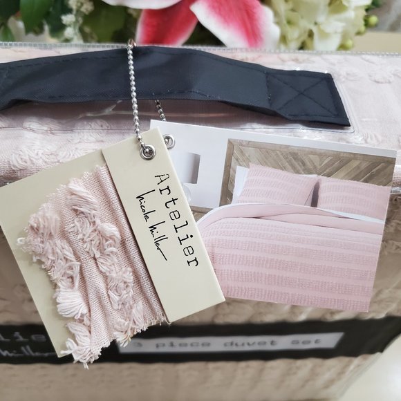 Artelier Nicole Miller Duvet Set - Picture 2 of 11